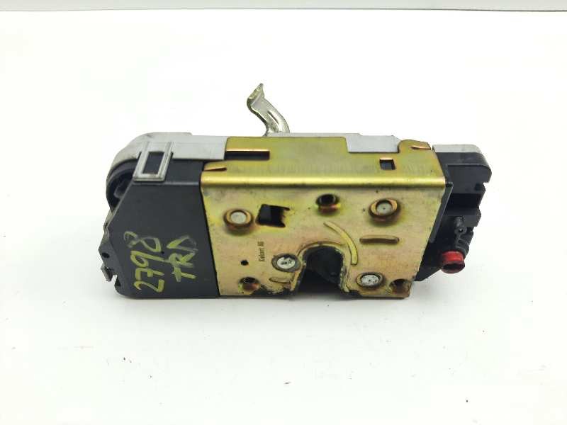 Recambio de cerradura puerta trasera derecha para peugeot 307 berlina (s2) xs referencia OEM IAM 9138C0  