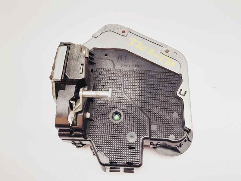 Recambio de cerradura puerta trasera derecha para lexus rx 400h referencia OEM IAM 6905060071  