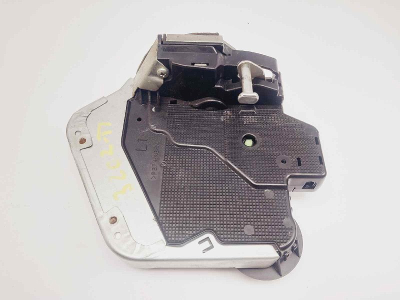 Recambio de cerradura puerta trasera izquierda para lexus rx 400h referencia OEM IAM 6906060071  