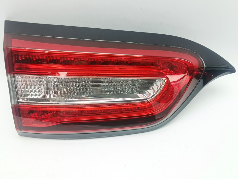 Recambio de piloto trasero izquierdo interior para jeep cherokee (kl) 2.2 crd 4x4 referencia OEM IAM 68330345AA  