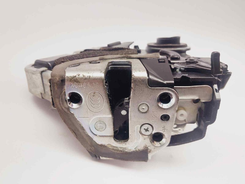 Recambio de cerradura puerta trasera izquierda para lexus rx 400h referencia OEM IAM 6906060071  