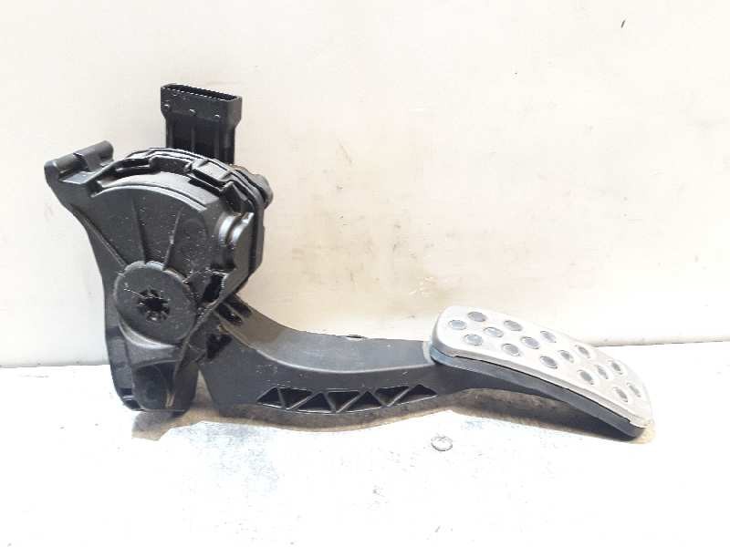 Recambio de potenciometro pedal para opel insignia berlina selective referencia OEM IAM 13237356  
