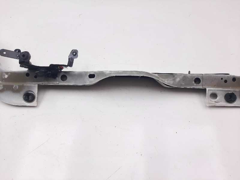 Recambio de travesaño superior para citroen nemo attraction referencia OEM IAM 7106F6  