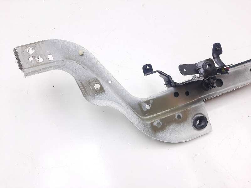 Recambio de travesaño superior para citroen nemo attraction referencia OEM IAM 7106F6  