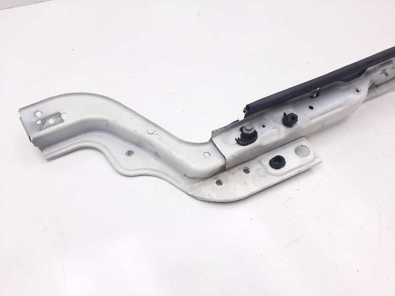 Recambio de travesaño superior para citroen nemo attraction referencia OEM IAM 7106F6  