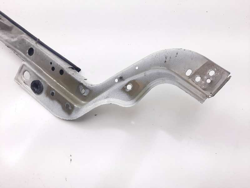 Recambio de travesaño superior para citroen nemo attraction referencia OEM IAM 7106F6  