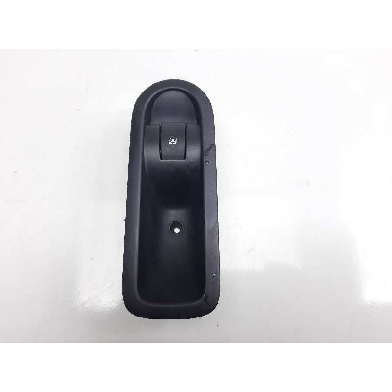 Recambio de mando elevalunas trasero izquierdo para renault megane ii berlina 5p dynamique referencia OEM IAM 156015540  