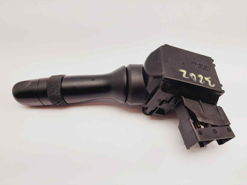 Recambio de mando limpia para lexus rx 400h referencia OEM IAM 17F287 173848 8465248120