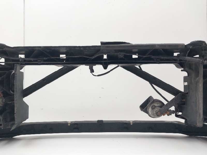 Recambio de panel frontal para land rover discovery v6 td se referencia OEM IAM DIN500020  