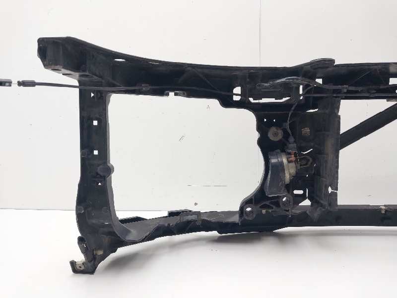 Recambio de panel frontal para land rover discovery v6 td se referencia OEM IAM DIN500020  