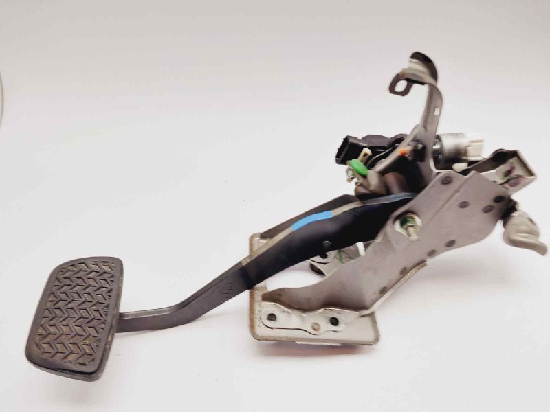 Recambio de pedal freno para lexus rx 400h referencia OEM IAM 8951047010  
