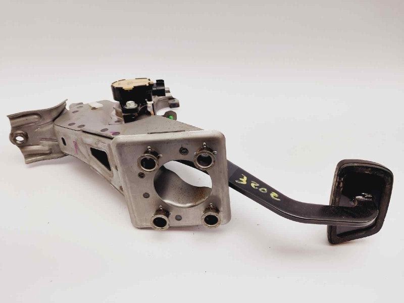 Recambio de pedal freno para lexus rx 400h referencia OEM IAM 8951047010  