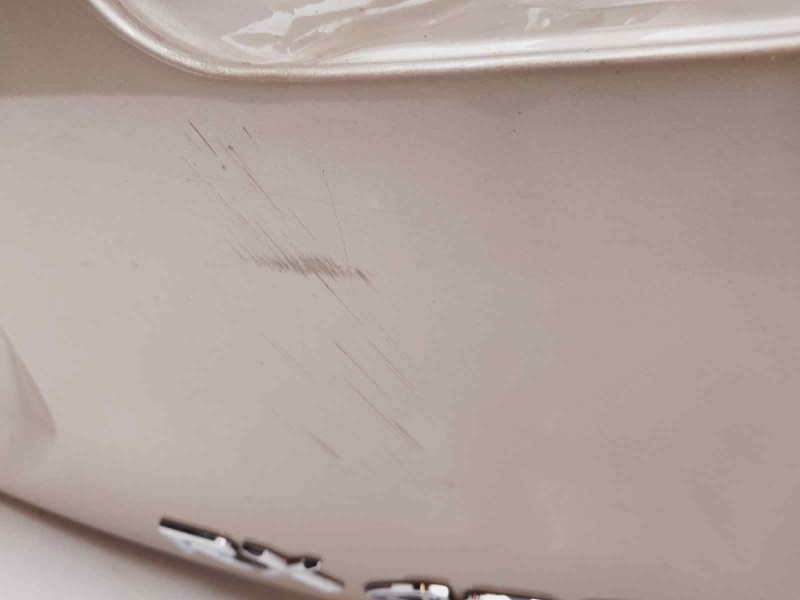 Recambio de porton trasero para lexus rx 400h referencia OEM IAM 6700548560  