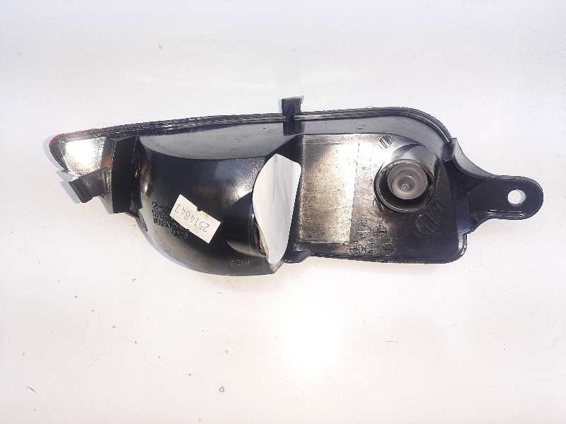 Recambio de faro antiniebla trasero derecho para opel corsa c referencia OEM IAM 16531338  