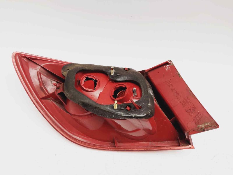 Recambio de piloto trasero derecho para mazda 3 berlina (bk) 1.6 crdt active referencia OEM IAM BP4K51150E  