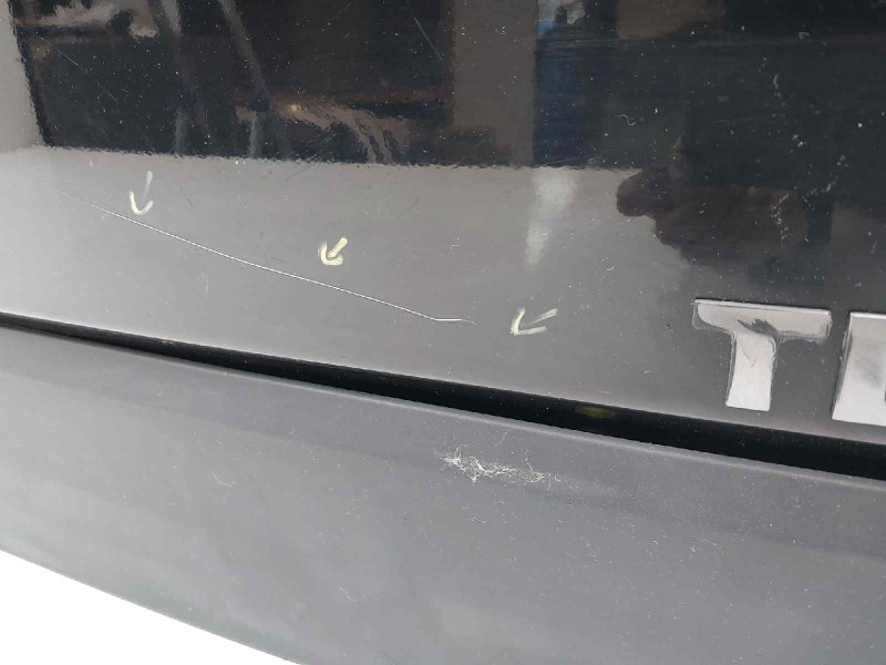 Recambio de porton trasero para land rover discovery v6 td se referencia OEM IAM   