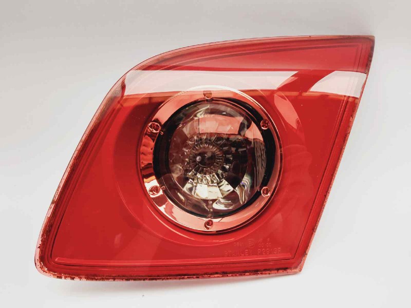 Recambio de piloto trasero derecho interior para mazda 3 berlina (bk) 1.6 crdt active referencia OEM IAM BP4K51160E  