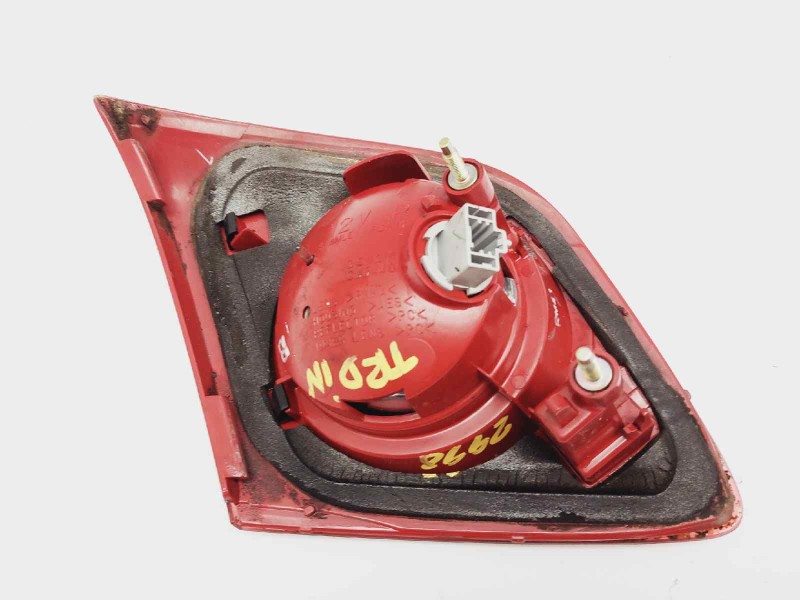 Recambio de piloto trasero derecho interior para mazda 3 berlina (bk) 1.6 crdt active referencia OEM IAM BP4K51160E  