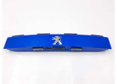 Recambio de molduras traseras para peugeot 2008 (p1) 1.5 blue + hdi fap referencia OEM IAM 9828080180  