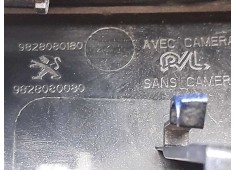 Recambio de molduras traseras para peugeot 2008 (p1) 1.5 blue + hdi fap referencia OEM IAM 9828080180   2