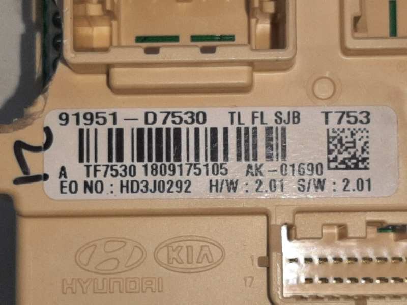 Recambio de caja reles / fusibles para hyundai tucson essence 2wd referencia OEM IAM 9195107530  