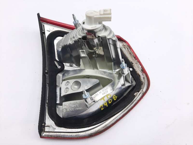 Recambio de piloto trasero derecho interior para citroen c4 picasso sx referencia OEM IAM 9653547677  