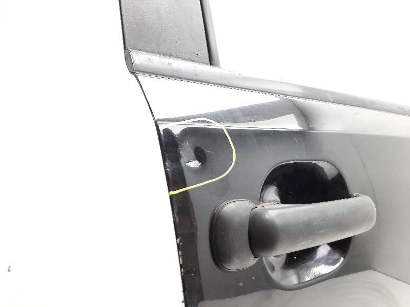 Recambio de puerta delantera derecha para nissan terrano/terrano.ii (r20) referencia OEM IAM  NEGRO 3 PUERTAS