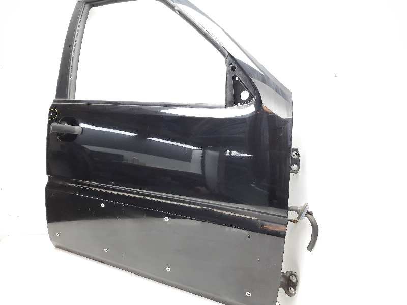 Recambio de puerta delantera derecha para nissan terrano/terrano.ii (r20) referencia OEM IAM  NEGRO 3 PUERTAS