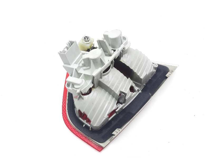 Recambio de piloto trasero izquierdo para bmw serie 3 berlina (e90) 325i referencia OEM IAM 6937459  