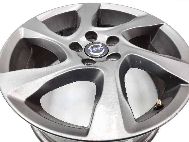 Recambio de llanta para volvo v40 momentum referencia OEM IAM 31381674 0001442014 31381674BL