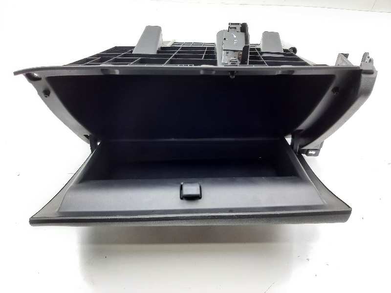 Recambio de guantera para hyundai i20 city s referencia OEM IAM 845211J000  