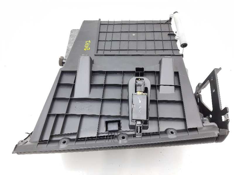 Recambio de guantera para hyundai i20 city s referencia OEM IAM 845211J000  