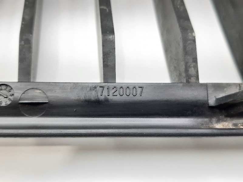 Recambio de rejilla delantera para bmw serie 3 berlina (e90) 325i referencia OEM IAM 22405910  