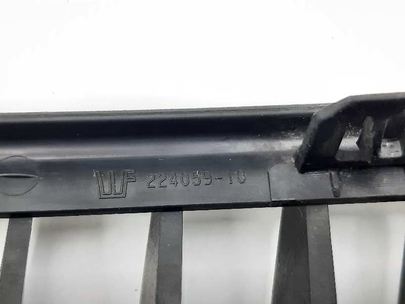 Recambio de rejilla delantera para bmw serie 3 berlina (e90) 325i referencia OEM IAM 22405910  