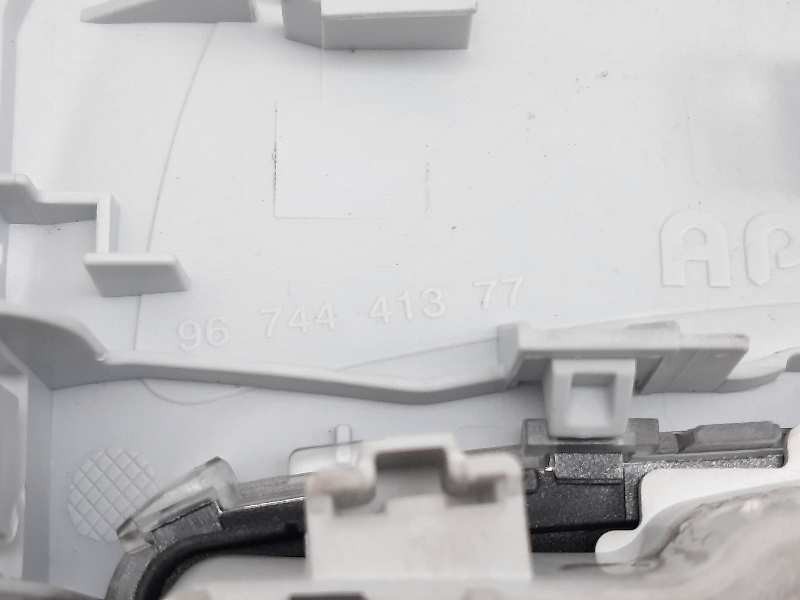 Recambio de luz interior para peugeot 208 access referencia OEM IAM 9674441377  