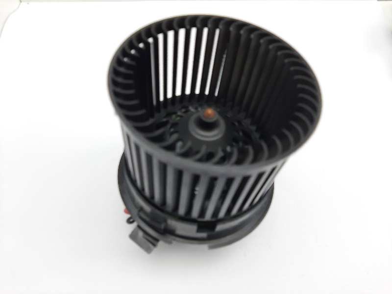 Recambio de motor calefaccion para peugeot 208 access referencia OEM IAM T1013140A  