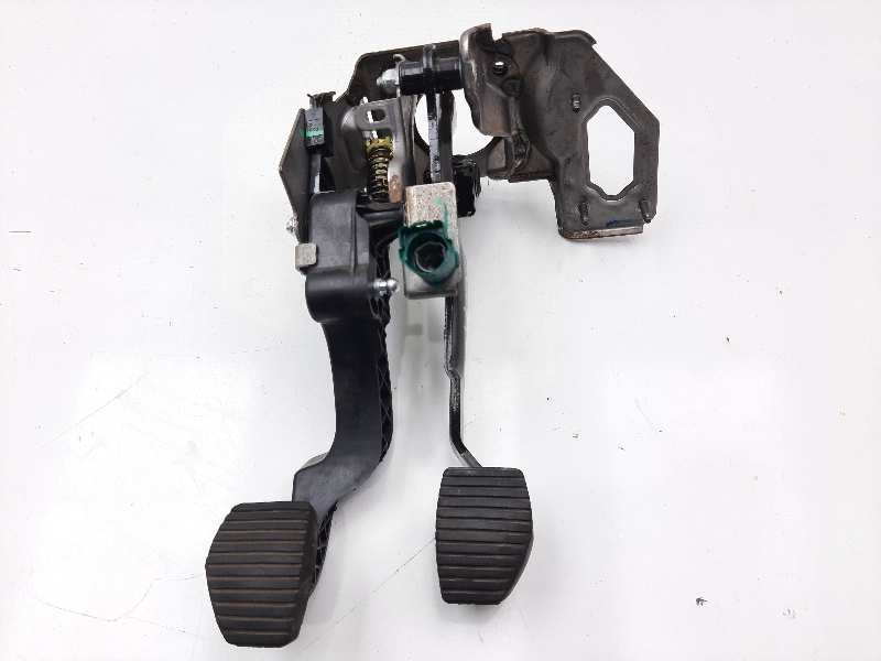 Recambio de pedal embrague para peugeot 208 access referencia OEM IAM 9807334080 4500EA 