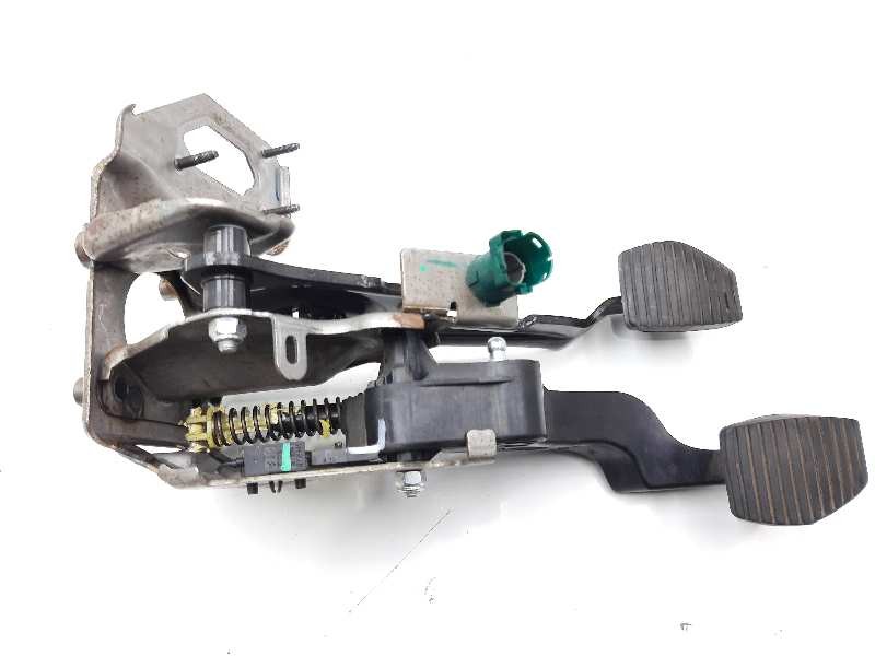 Recambio de pedal embrague para peugeot 208 access referencia OEM IAM 9807334080 4500EA 