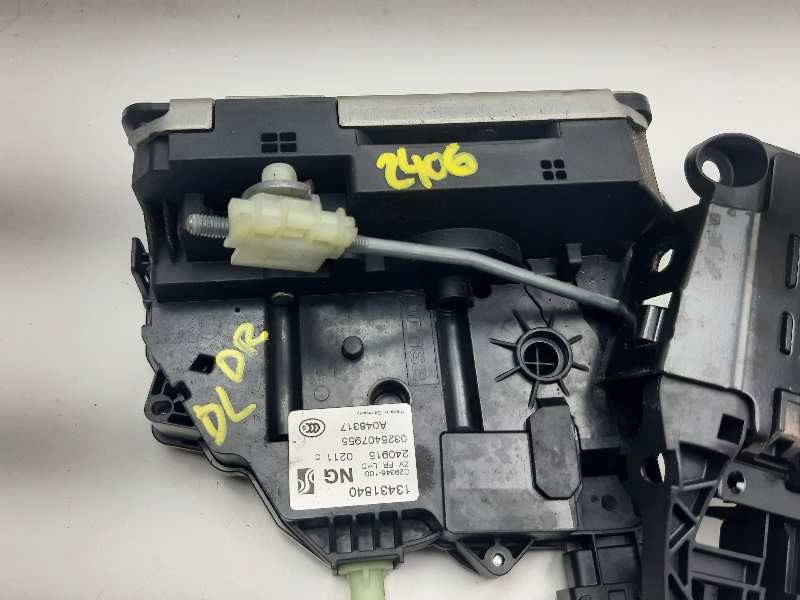 Recambio de cerradura puerta delantera derecha para opel corsa e edition referencia OEM IAM 13431840  