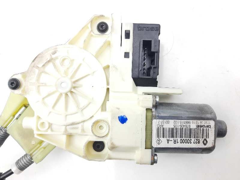 Recambio de elevalunas trasero derecho para renault laguna iii referencia OEM IAM 827000001R 827300001R 