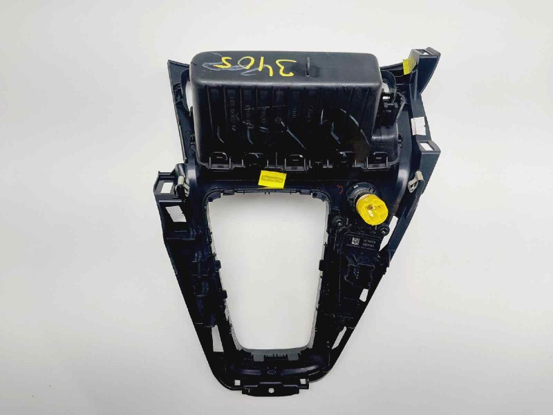 Recambio de moldura para ford focus lim. business referencia OEM IAM F1EBA044H83C  