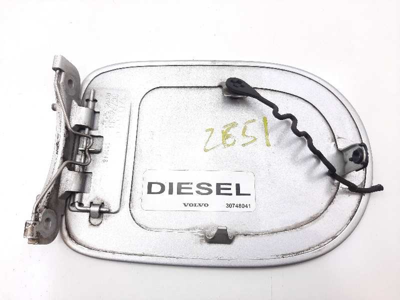 Recambio de tapa exterior combustible para volvo c30 2.0 d momentum referencia OEM IAM 30796533  