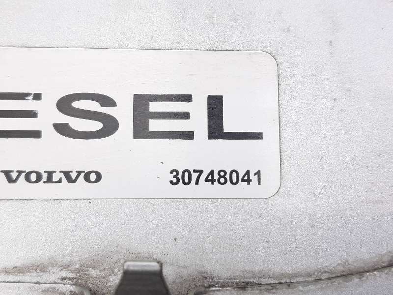 Recambio de tapa exterior combustible para volvo c30 2.0 d momentum referencia OEM IAM 30796533  