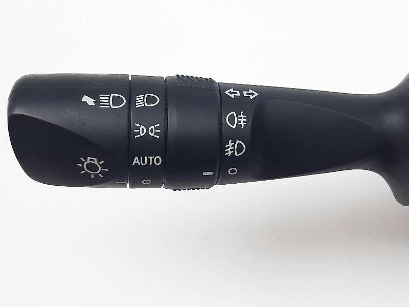 Recambio de mando luces para toyota auris advance referencia OEM IAM 02720 17F852 8414002720