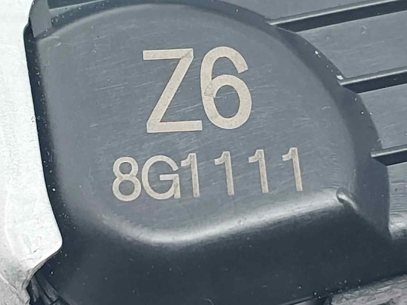 Recambio de cerradura puerta delantera izquierda para lexus rx 400h referencia OEM IAM 6904048071 A046693 