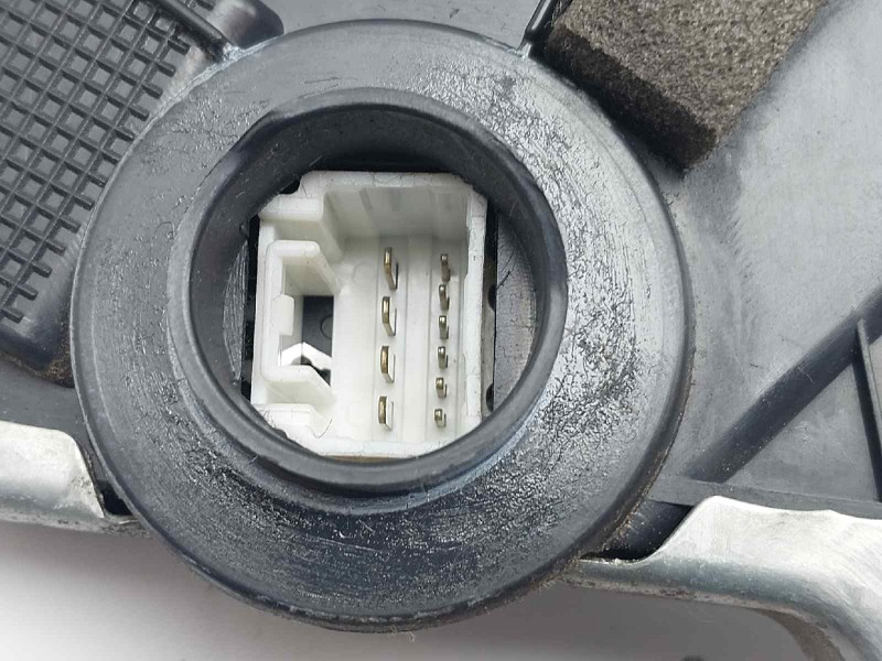 Recambio de cerradura puerta delantera izquierda para lexus rx 400h referencia OEM IAM 6904048071 A046693 