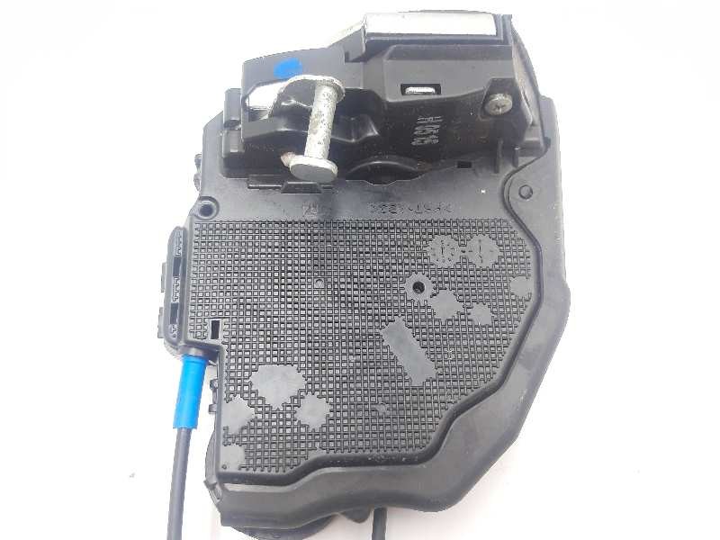 Recambio de cerradura puerta trasera derecha para toyota auris advance referencia OEM IAM 6905005051  