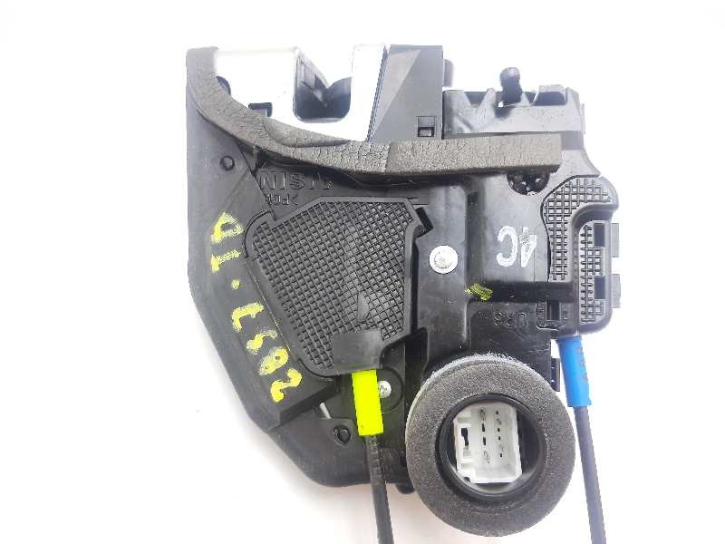 Recambio de cerradura puerta trasera derecha para toyota auris advance referencia OEM IAM 6905005051  