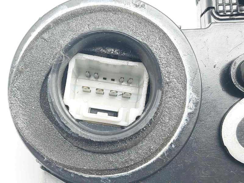 Recambio de cerradura puerta trasera izquierda para lexus rx 400h referencia OEM IAM 6906060071  