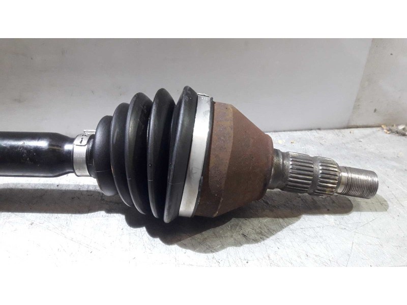 Recambio de transmision delantera derecha para cadillac bls elegance wagon referencia OEM IAM 13256907  